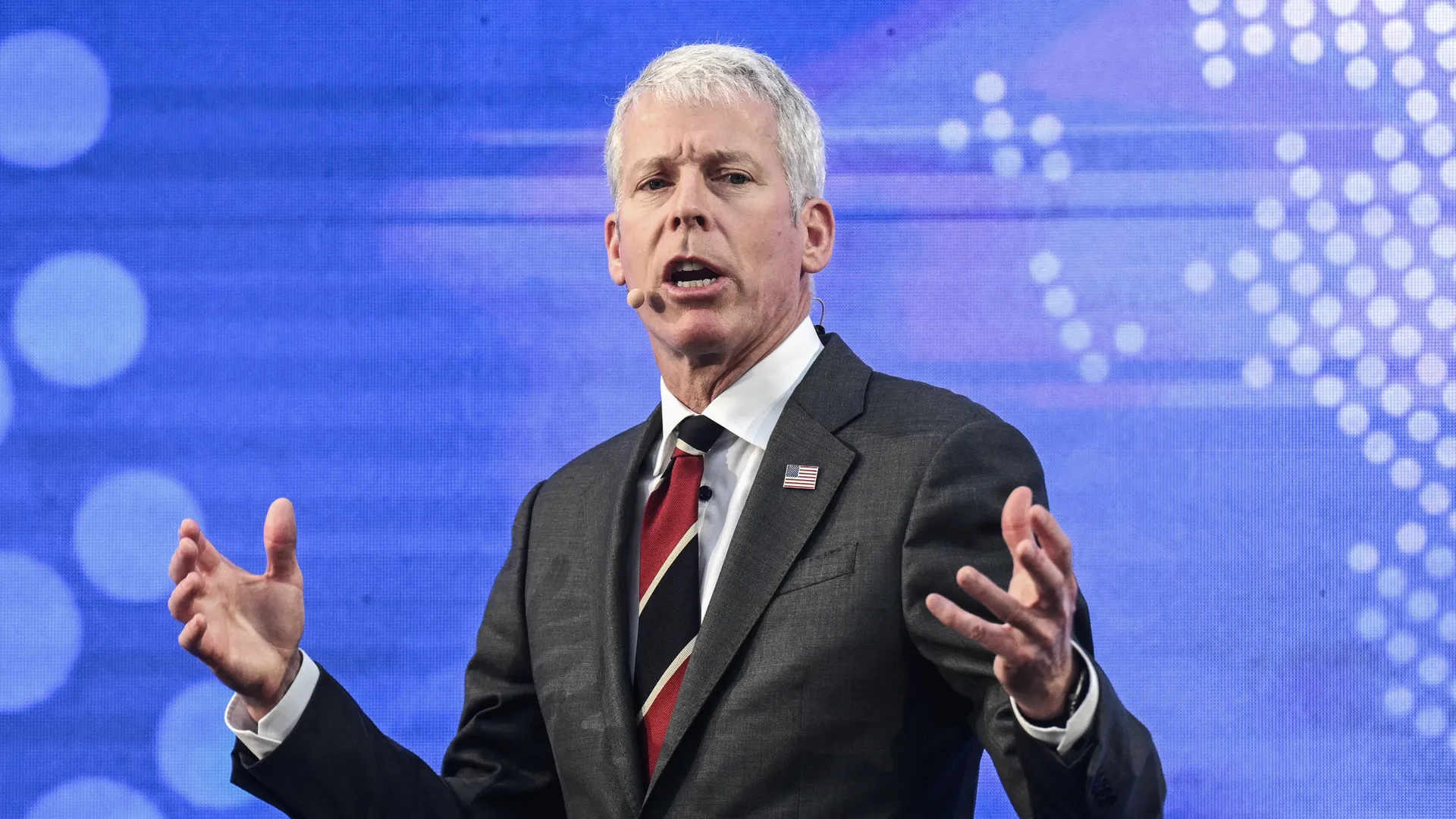 ভেনেজুয়েলান তেল বিক্রয় ‘অনির্দিষ্টকাল’ নিয়ন্ত্রণ করবে যুক্তরাষ্ট্র 