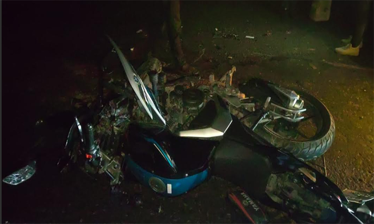 বাস চাপায় মাদ্রাসা ছাত্র নিহত