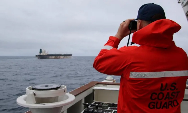 রুশ তেলের ট্যাংকার জব্দে যুক্তরাষ্ট্রের পাশে ব্রিটেন