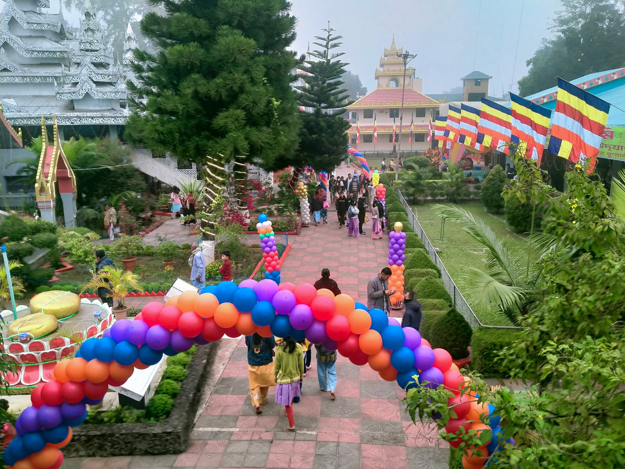 বনভন্তের ১০৭তম জন্মবার্ষিকীতে রাঙ্গামাটি রাজবন বিহারে হাজারো মানুষের ঢল