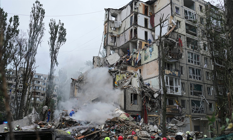 রাশিয়ার বোমা হামলায় ইউক্রেনে হতাহত ১৬ 