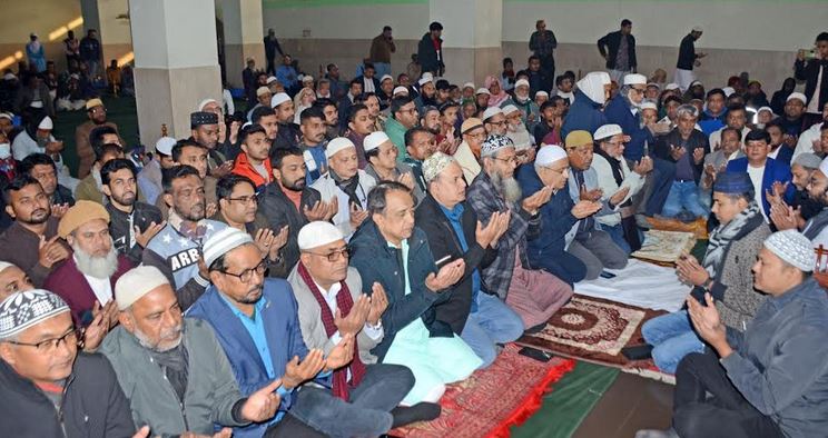 বগুড়ায় খালেদা জিয়ার আত্মার মাগফিরাত ও তারেক রহমান চেয়ারম্যানের দায়িত্ব গ্রহণে দোয়া মাহফিল