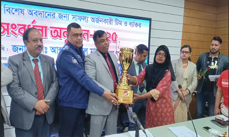 ঝিনাইদহে নারী খেলোয়াড় ও সংগঠকদের সংবর্ধনা