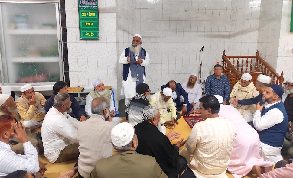 খালেদা জিয়ার আত্মার মাগফিরাত কামনায় কুমিল্লায় দোয়া মাহফিল 