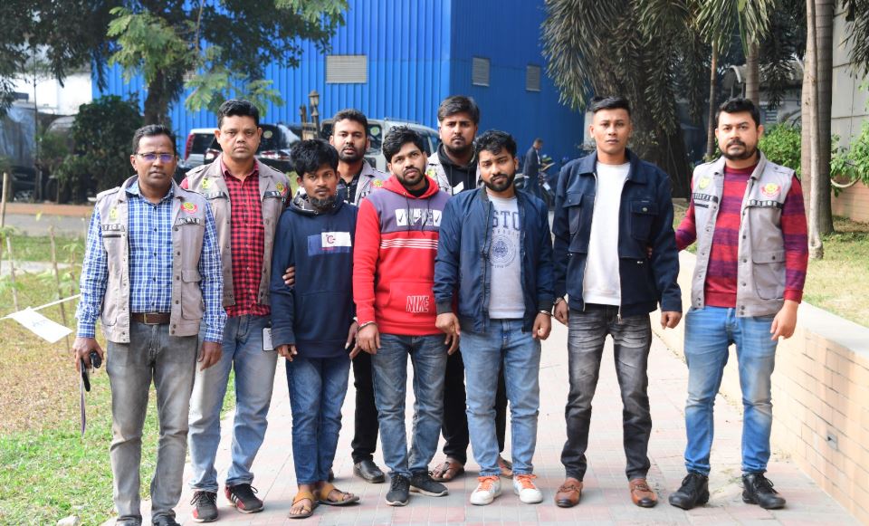 মোসাব্বির হত্যায় ৪ জন গ্রেফতার: ডিবি