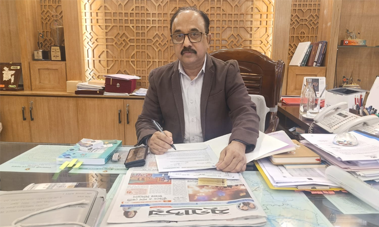 নির্বাচন উপলক্ষে ঢাকায় ৩৫ হাজার পুলিং অফিসারকে প্রশিক্ষণ দেয়া হবে: বিভাগীয় কমিশনার