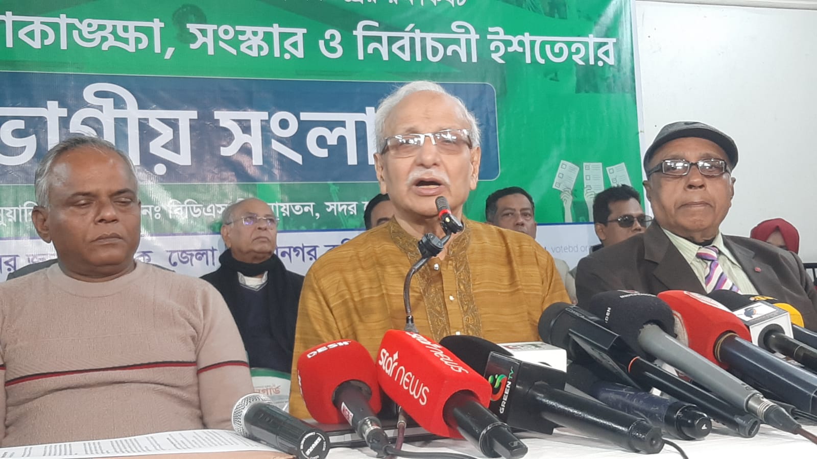 প্রার্থীরা দায়িত্বশীল আচরণ করলে নির্বাচনে কোনো ঝুঁকি নেই : ড. বদিউল আলম