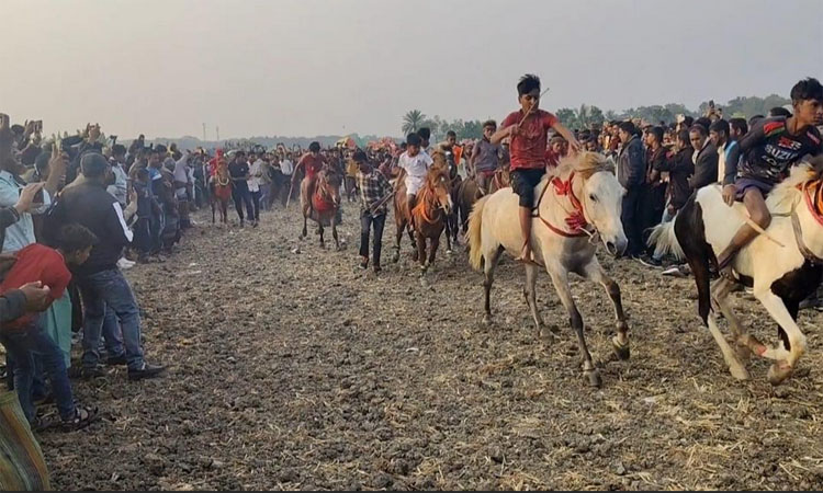 মাগুরায় ঐতিহ্যবাহী গ্রামীণ মেলা ও ঘোড়দৌড় প্রতিযোগিতা অনুষ্ঠিত