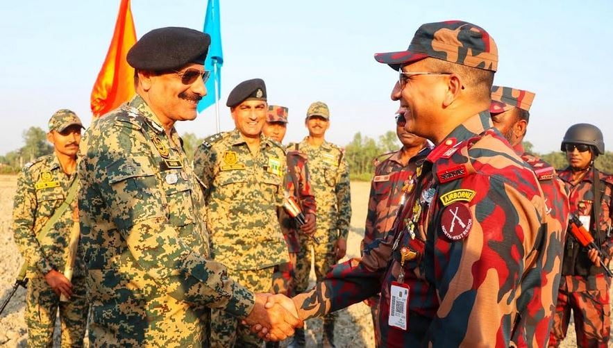 লালমনিরহাট সীমান্তে বিজিবি-বিএসএফ পতাকা বৈঠক 