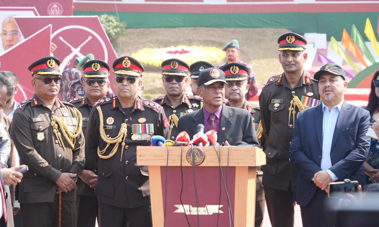 মানসম্মত কার্যক্রমের মাধ্যমে ঐতিহ্য ধরে রাখতে বিজিবি’র নবীন সৈনিকদের প্রতি স্বরাষ্ট্র উপদেষ্টার আহ্বান