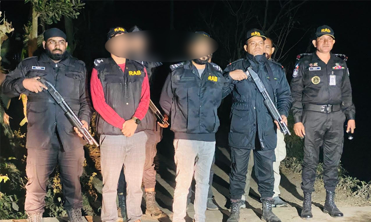 কুমিল্লায় পুলিশের লুট হওয়া অস্ত্র উদ্ধার