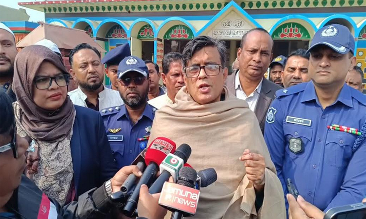 গণভোটে ‘হ্যাঁ’ ভোট দিয়ে মানুষ স্বৈরাচারের বিরুদ্ধে লালকার্ড দেখাবে : শফিকুল আলম