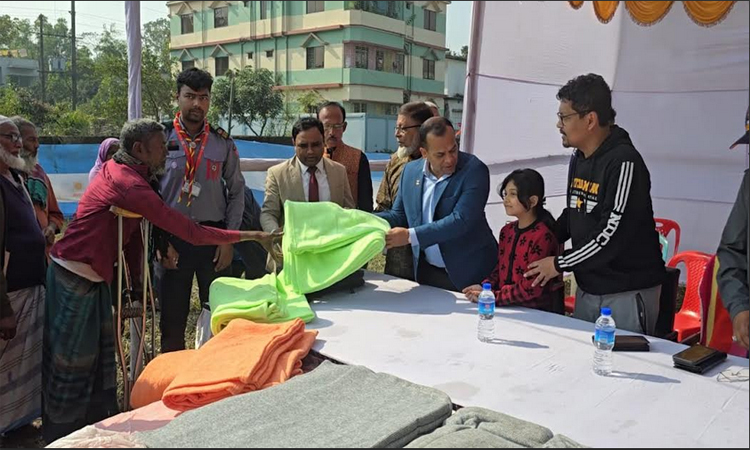 নেত্রকোণায় শীতবস্ত্র বিতরণ 