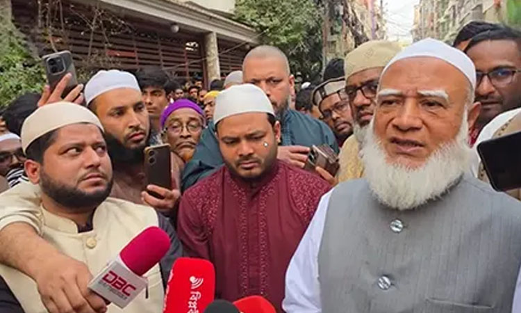 রাজধানীর উত্তরায় অগ্নিকাণ্ডে ক্ষতিগ্রস্ত ভবন পরিদর্শনে জামায়াত আমির