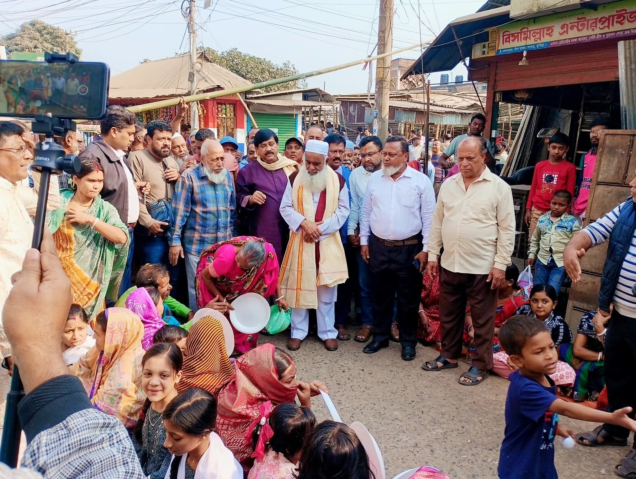 কুমিল্লায় সনাতন ধর্মাবলম্বীদের সাথে বিএনপি নেতৃবৃন্দের শুভেচ্ছা বিনিময় 