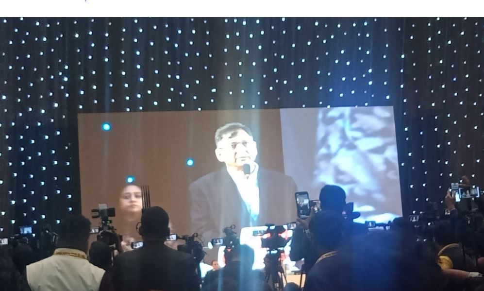 কৌশলে নির্বাচন থেকে সরে যাওয়ার সুযোগ কাউকে দেব না : সালাহউদ্দিন আহমদ