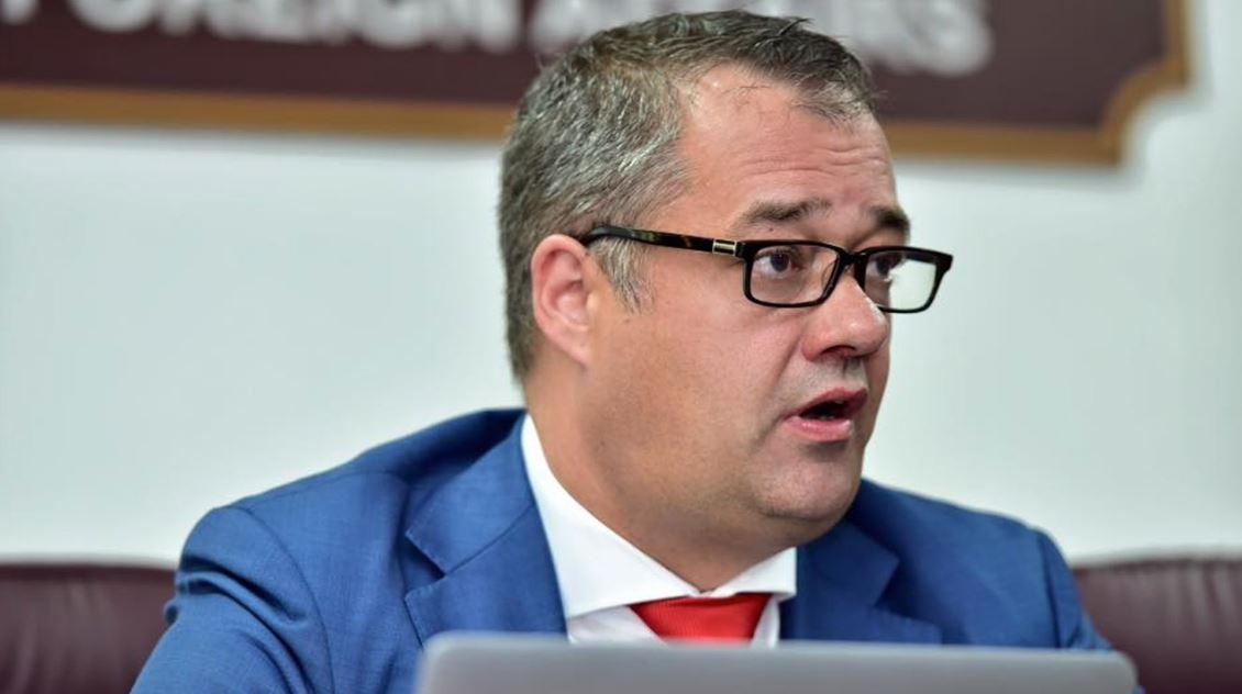 চিফ প্রসিকিউটরের বিশেষ পরামর্শক টবি ক্যাডম্যানের চুক্তির মেয়াদ শেষ