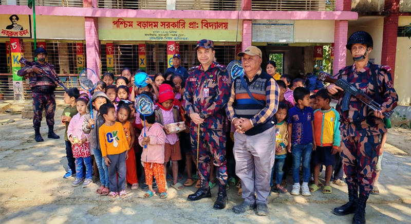 বাঘাইছড়িতে বিজিবির ভোটকেন্দ্র পরিদর্শন 