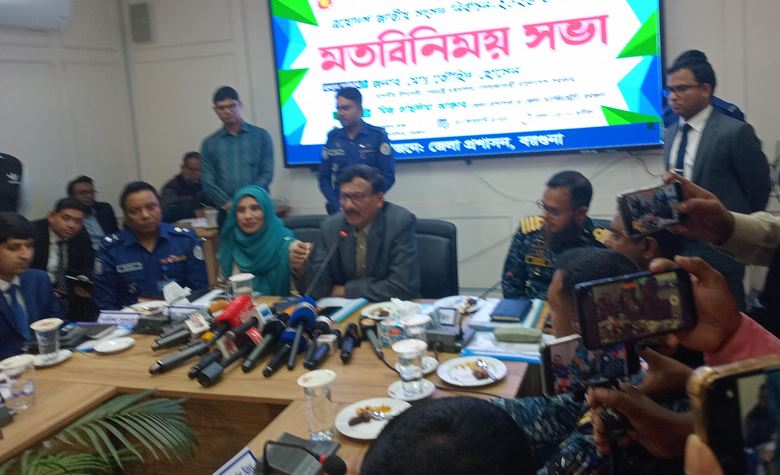 ‘হ্যাঁ’ ভোটের সুফল জনগণের কাছে তুলে ধরার আহ্বান পররাষ্ট্র উপদেষ্টার 