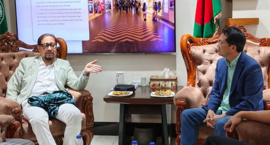 হকারদের জীবিকা সুরক্ষায় নগরীতে আন্ডারগ্রাউন্ড মার্কেটের পরিকল্পনা আছে : চসিক মেয়র 