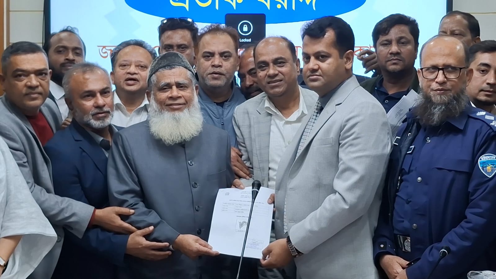 চাঁদপুরের ৫ টি আসনে ৩৫ প্রার্থীর মাঝে প্রতীক বরাদ্দ