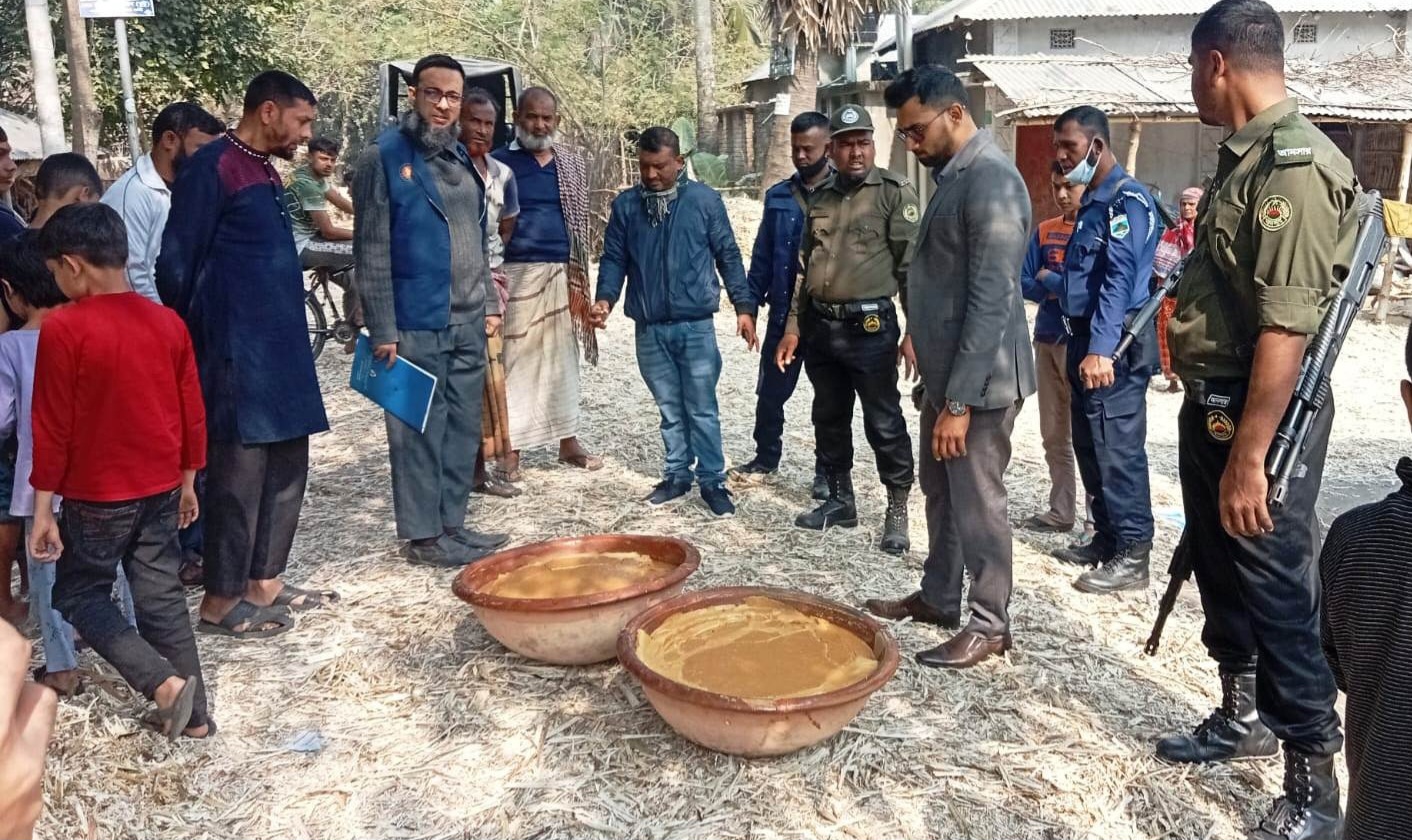 রাজশাহীতে ভেজাল গুড় জব্দ, জরিমানা