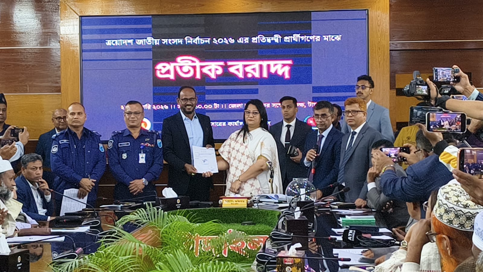 টাঙ্গাইলে ৮টি সংসদীয় আসনে ৪৭ জন প্রতিদ্বন্দ্বীর মধ্যে প্রতীক বরাদ্দ