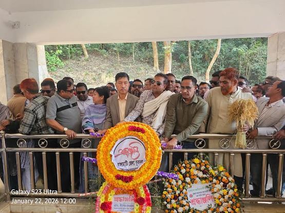 জিয়াউর রহমানের সমাধিতে শ্রদ্ধা নিবেদনের মাধ্যমে রাঙামাটিতে দীপেন দেওয়ানের প্রচারণা শুরু