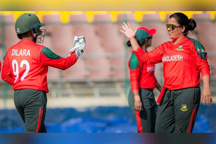 মেঘলার বোলিং নৈপুন্যে হ্যাটট্রিক জয়ে সুপার সিক্সে বাংলাদেশ