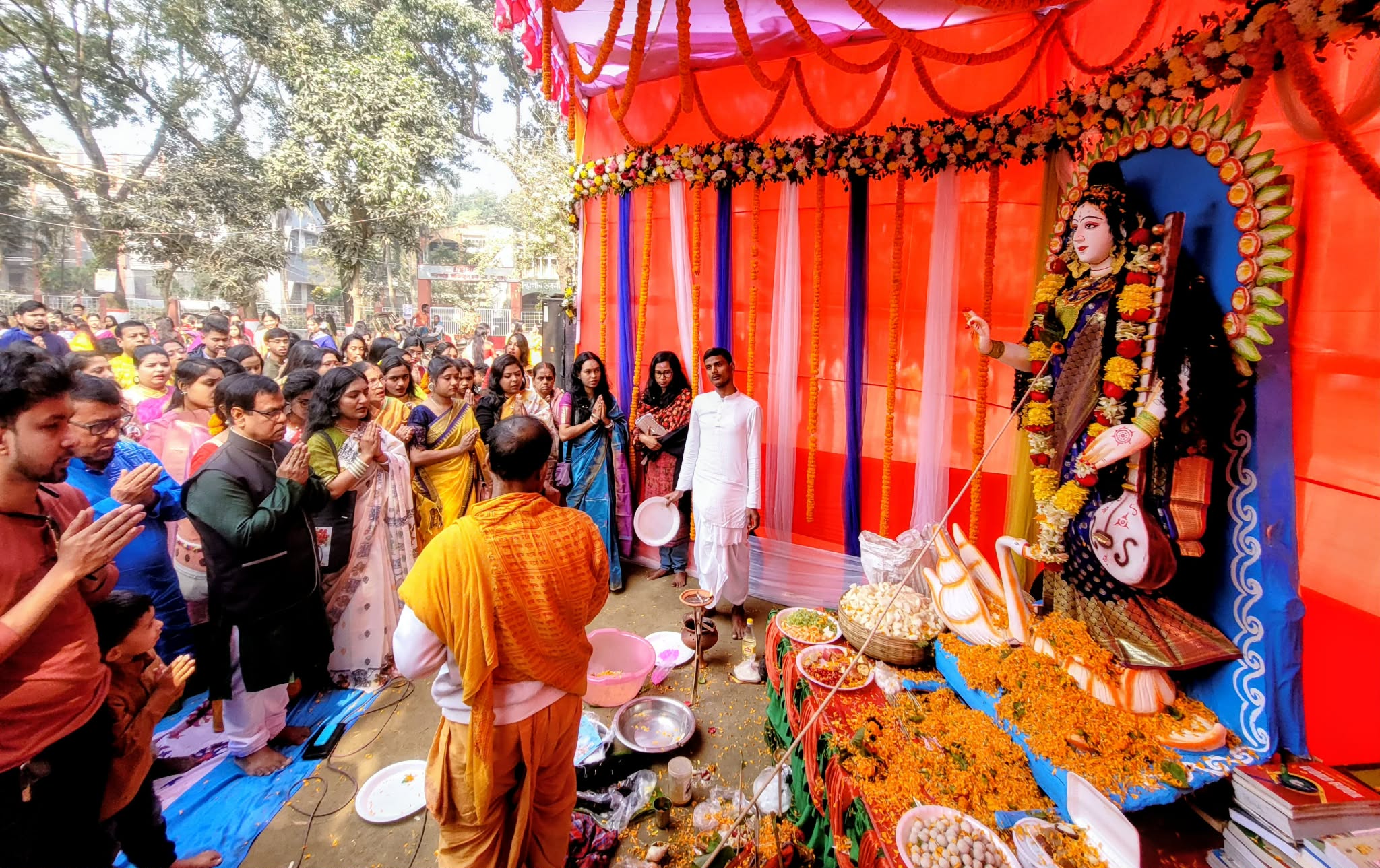 বগুড়ায় সরস্বতী পূজা অনুষ্ঠিত