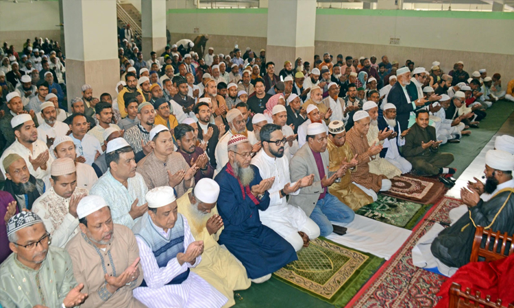 বগুড়ায় খালেদা জিয়ার রুহের মাগফিরাত কামনায় দোয়া মাহফিল