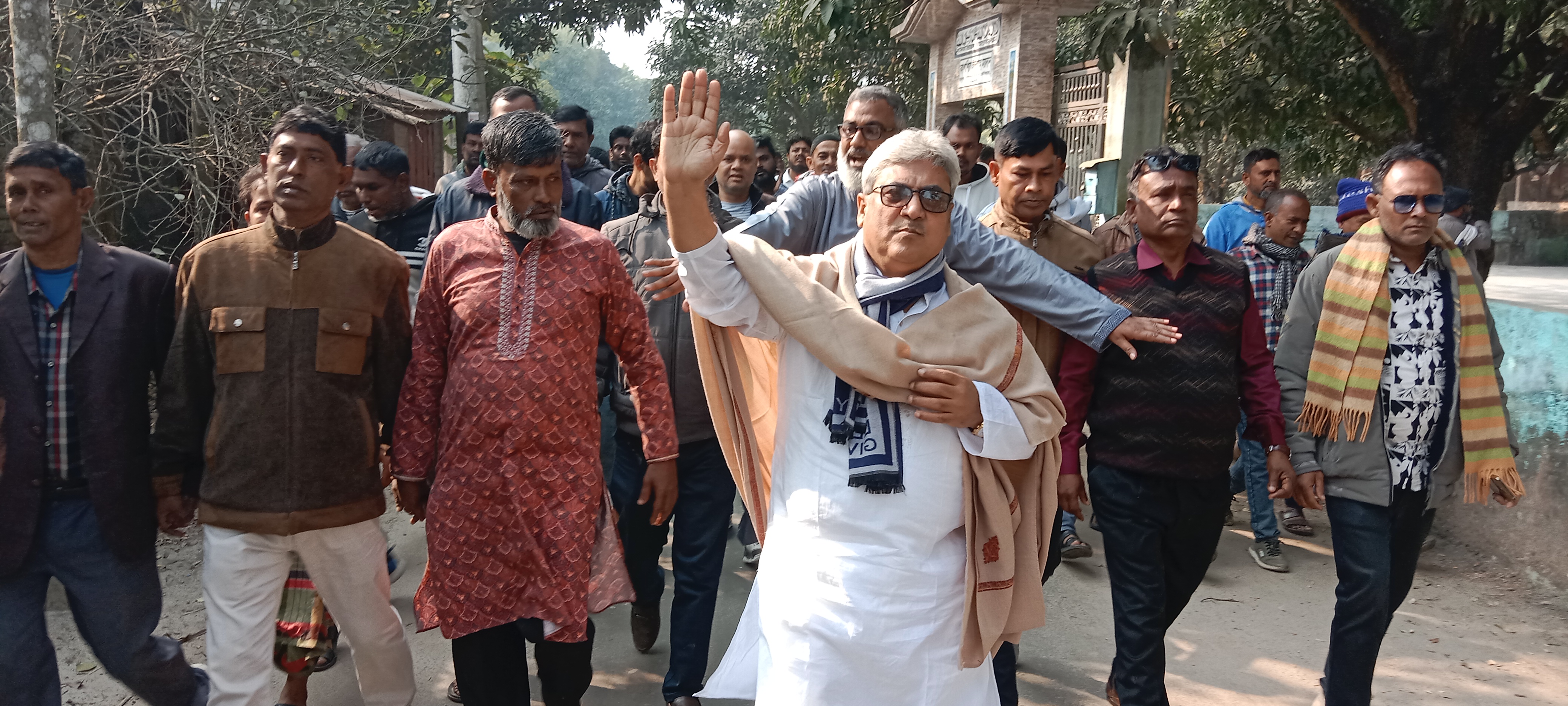 রাজশাহী-৩ আসনে বিএনপি প্রার্থী মিলনের গণসংযোগ