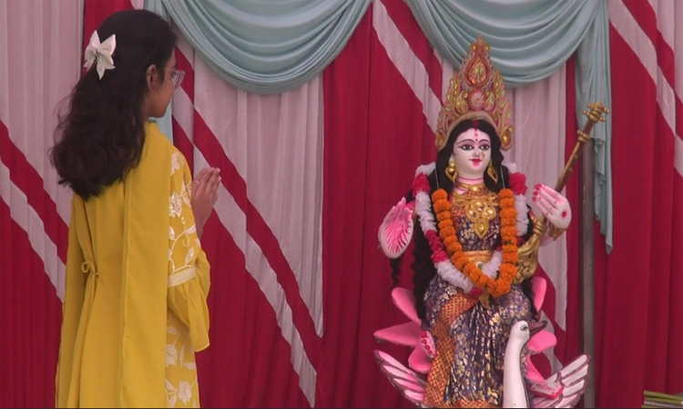নাটোরে সরস্বতী পূজা উদযাপন