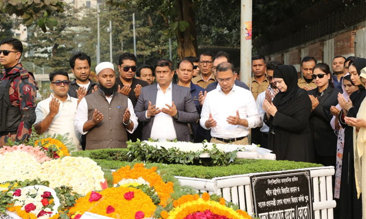 কোকোর কবর জিয়ারত করেছেন তারেক রহমান