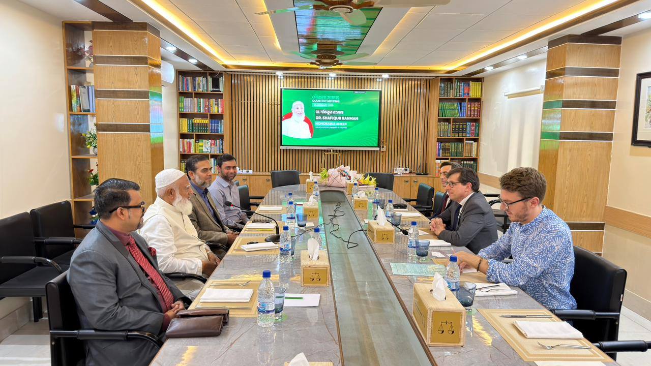 জামায়াত আমিরের সাথে ফ্রান্স রাষ্ট্রদূতের সৌজন্য সাক্ষাৎ