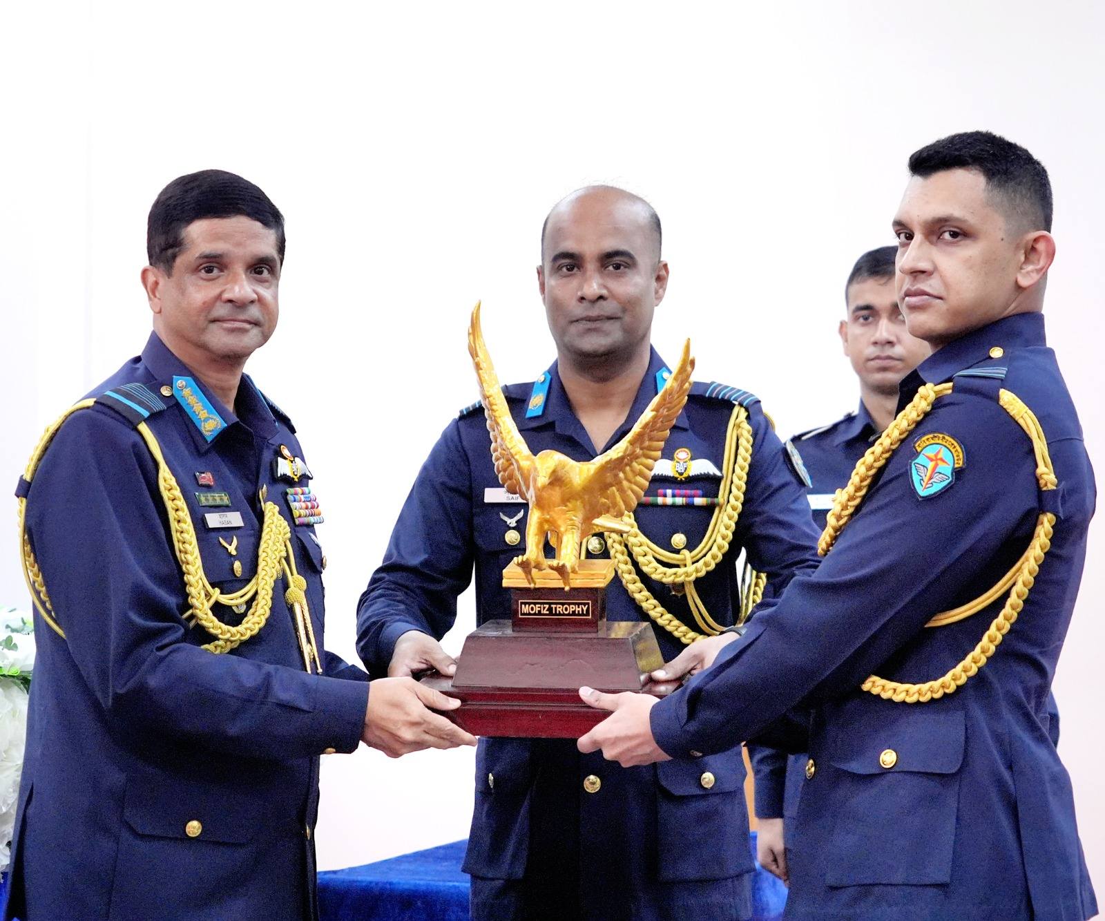 বিমান বাহিনী ফ্লাইং ইন্সট্রাক্টরস কোর্সের সনদপত্র বিতরণ অনুষ্ঠিত