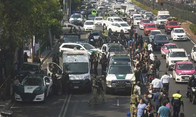 মেক্সিকোতে ফুটবল মাঠে সশস্ত্র হামলায় নিহত ১১, আহত ১২