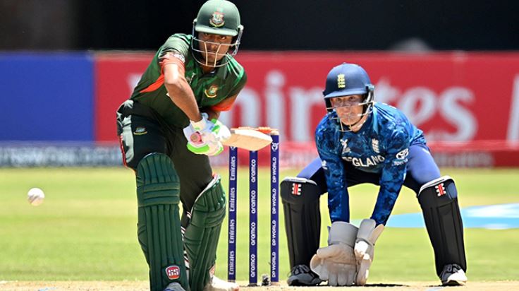 ১৩৬ রানে অলআউট বাংলাদেশ