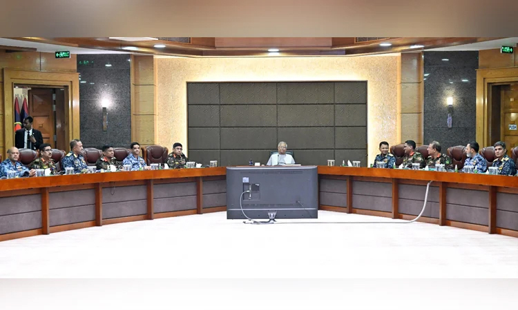 অবাধ, সুষ্ঠু ও গ্রহণযোগ্য নির্বাচন নিশ্চিত করতে সশস্ত্র বাহিনীকে সর্বোচ্চ সতর্কতার নির্দেশ প্রধান উপদেষ্টার