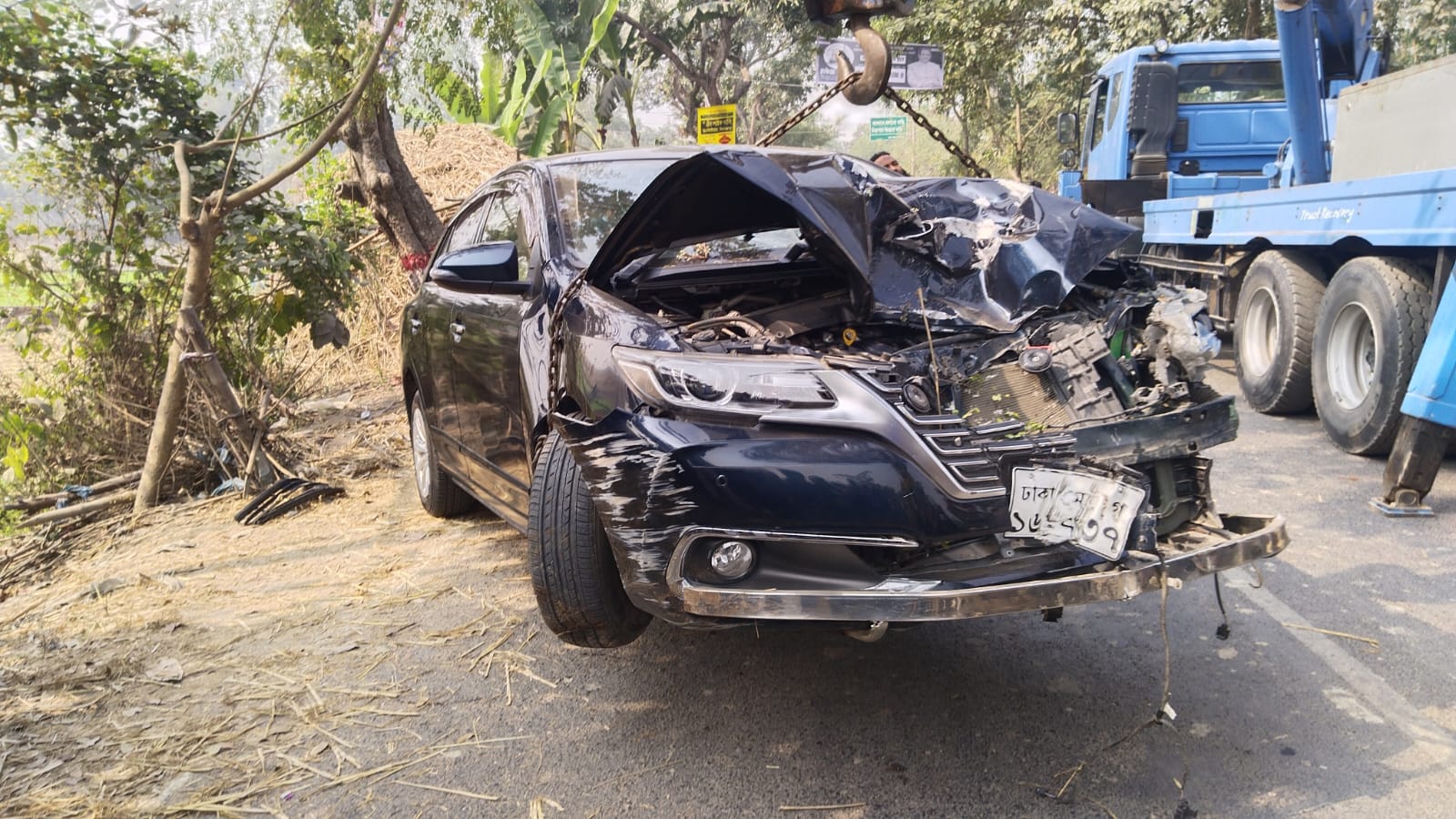 দিনাজপুরে সড়ক দুর্ঘটনায় ১জন নিহত,আহত ৭