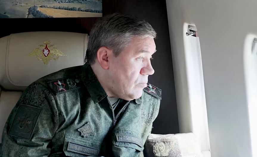 পূর্ব ইউক্রেনে যুদ্ধরত সেনাদের সঙ্গে রাশিয়ার সামরিক প্রধানের সাক্ষাৎ