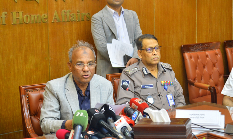 আসন্ন জাতীয় সংসদ নির্বাচন শান্তিপূর্ণ করতে সরকার বদ্ধপরিকর: স্বরাষ্ট্র উপদেষ্টা