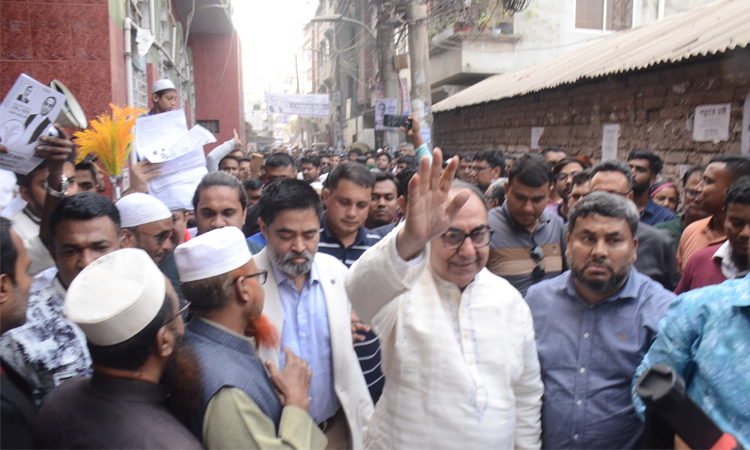যে যত কথাই বলুক, কারো ফাঁদে পা দেব না : মির্জা আব্বাস