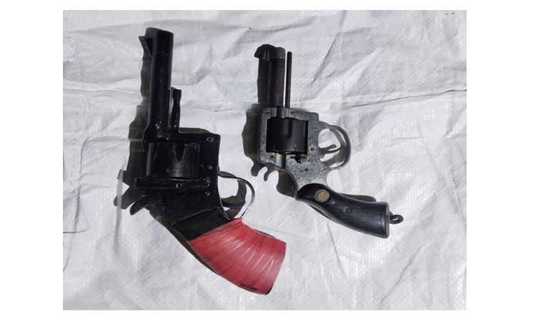 খুলনায় র‌্যাবের অভিযানে ২টি পিস্তল উদ্ধার