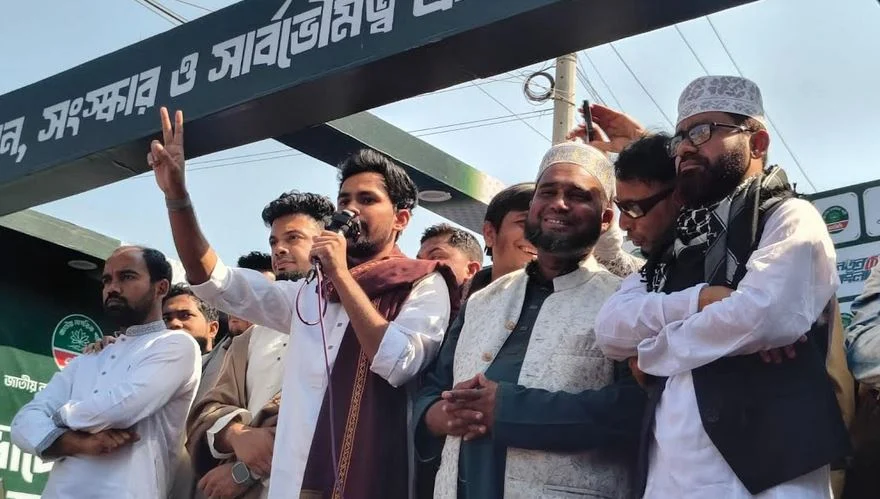 গত ১৭ মাসে নতুন ধরনের নির্যাতনের মুখে পড়েছে দেশ: কুমিল্লায় আসিফ মাহমুদ