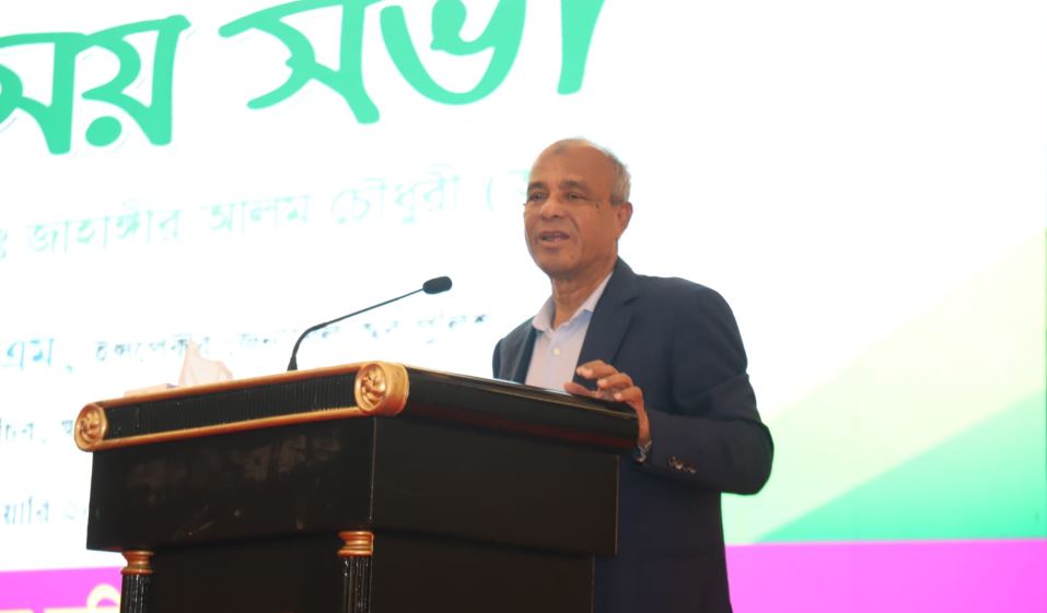 সততা ও পেশাদারিত্বের সঙ্গে দায়িত্ব পালনে পুলিশের প্রতি নির্দেশ স্বরাষ্ট্র উপদেষ্টার