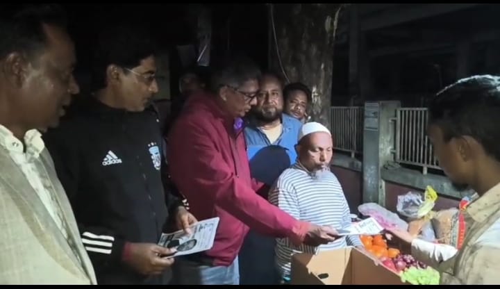 শেখ ফরিদের পক্ষে মোংলায় গণসংযোগ ও লিফলেট বিতরণ