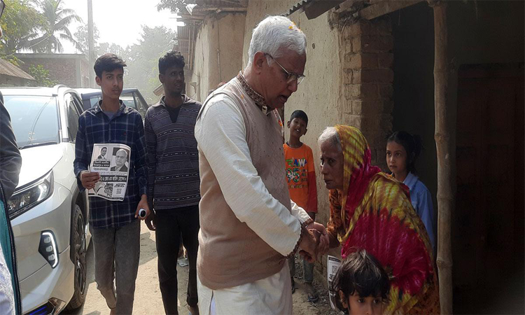 দিনাজপুর-৬ আসনে বিএনপি প্রার্থী ডা. জাহিদের গণসংযোগ 