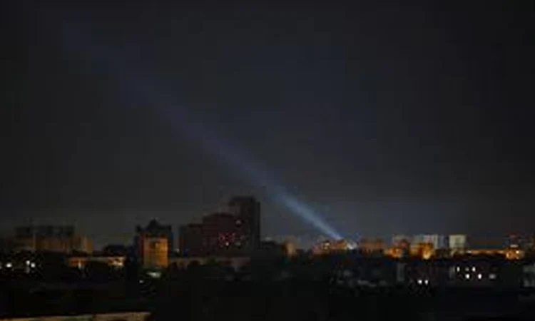 রাতভর এক মিসাইল ও শতাধিক ড্রোন ছুড়েছে রাশিয়া: ইউক্রেন