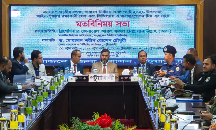 গণভোটে সরকারি কর্মকর্তা-কর্মচারীরা ‘হ্যাঁ’ বা ‘না’র পক্ষে অবস্থান নিতে পারবেন না : নির্বাচন কমিশনার 